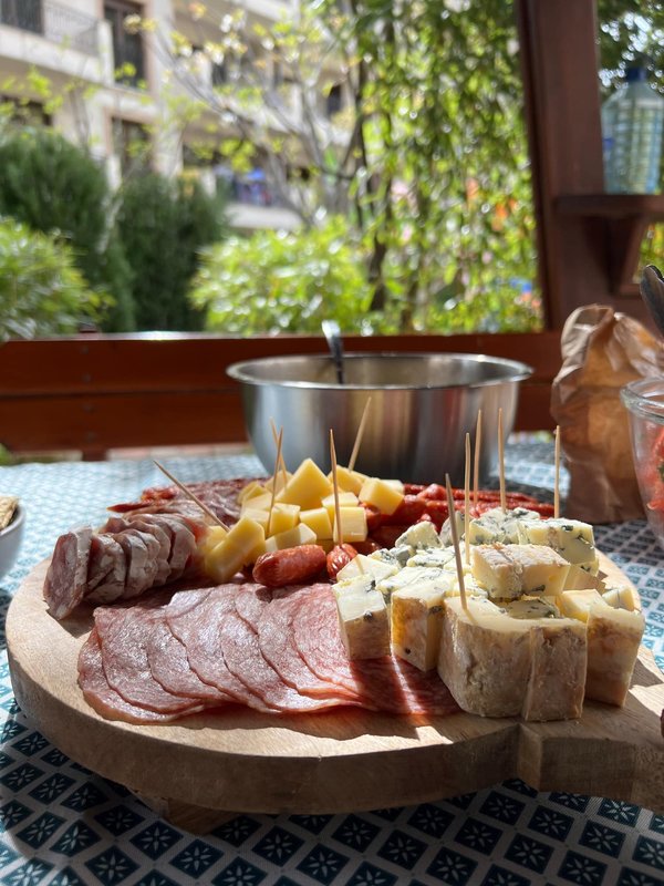 Pourquoi faut-il éviter la consommation de charcuterie pendant la grossesse ?